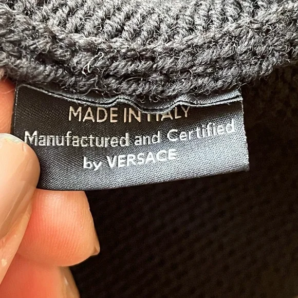 Versace - Picture 7 of 9